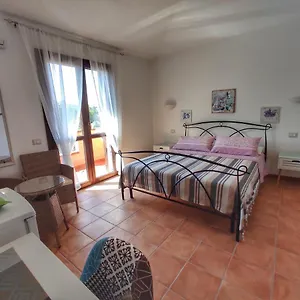 Stella Dorada Bedrooms A 5 Minuti Dal Mare, Con Clima, Balcone, Frigo, Zanzariere E Tv Olia Speciosa